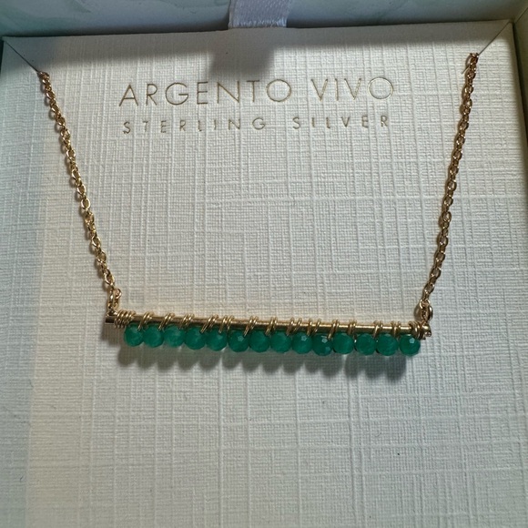 Green stone necklace, sterling silver. Adjustable. New never worn, with box. - Picture 2 of 4